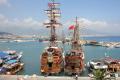 Alanya - pristanišče pisanih turističnih ladjic